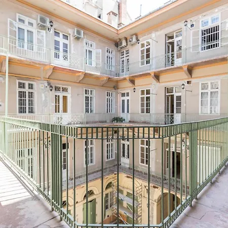 Apartmán Adele's Close To Danube And Fashion Street *