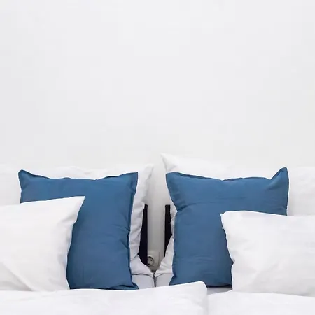 Adele's Close To Danube And Fashion Street Apartment