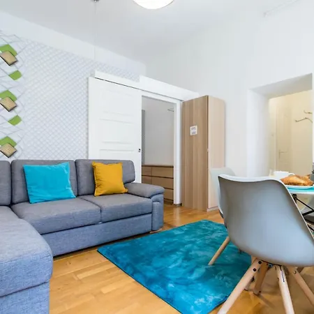 Apartmán Adele's Close To Danube And Fashion Street *