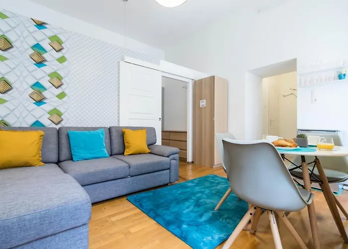 Daire Adele's Close To Danube And Fashion Street *