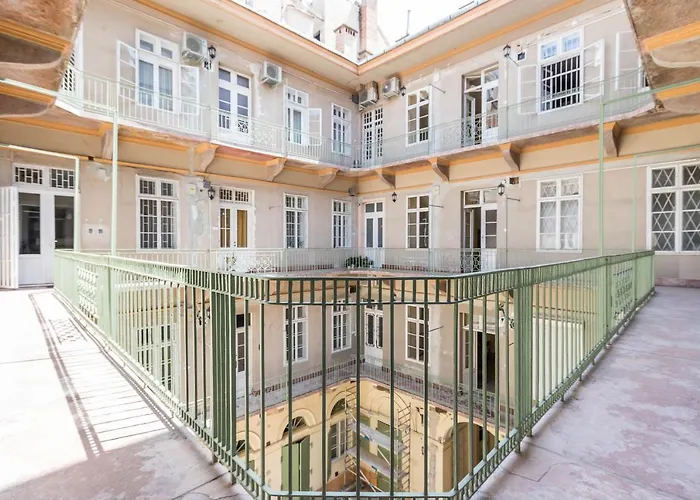 Daire Adele's Close To Danube And Fashion Street *